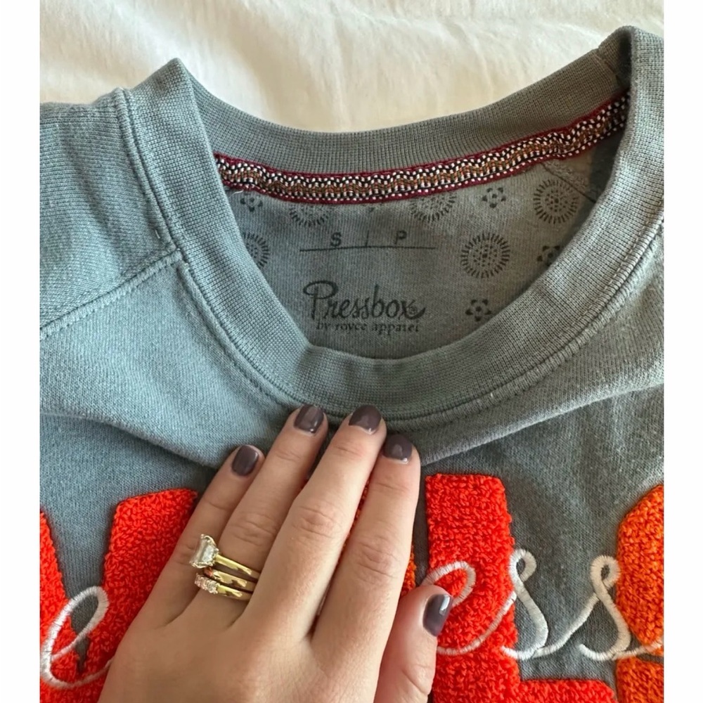 University of Tennessee Crewneck Sweatshirt - Picture 2 of 3